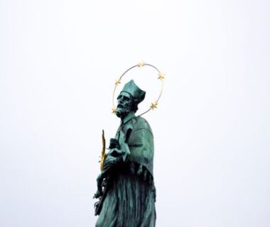 De Betekenis Achter Saints and Stars in de Technologische Wereld